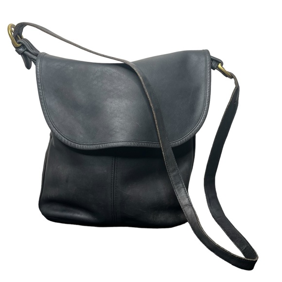Coach Handbags - Vintage Coach Whitney black gold leather over shoulder purse bag vtg style 4115